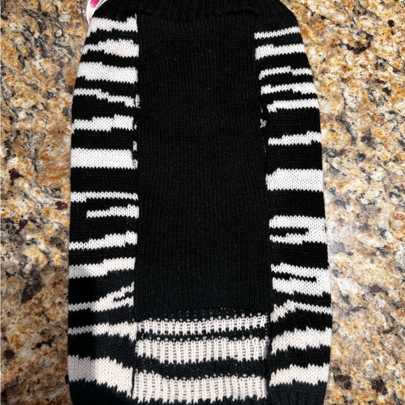 New boutique, zebra dog puppy sweater by glamour to the bone size medium - Picture 2 of 3